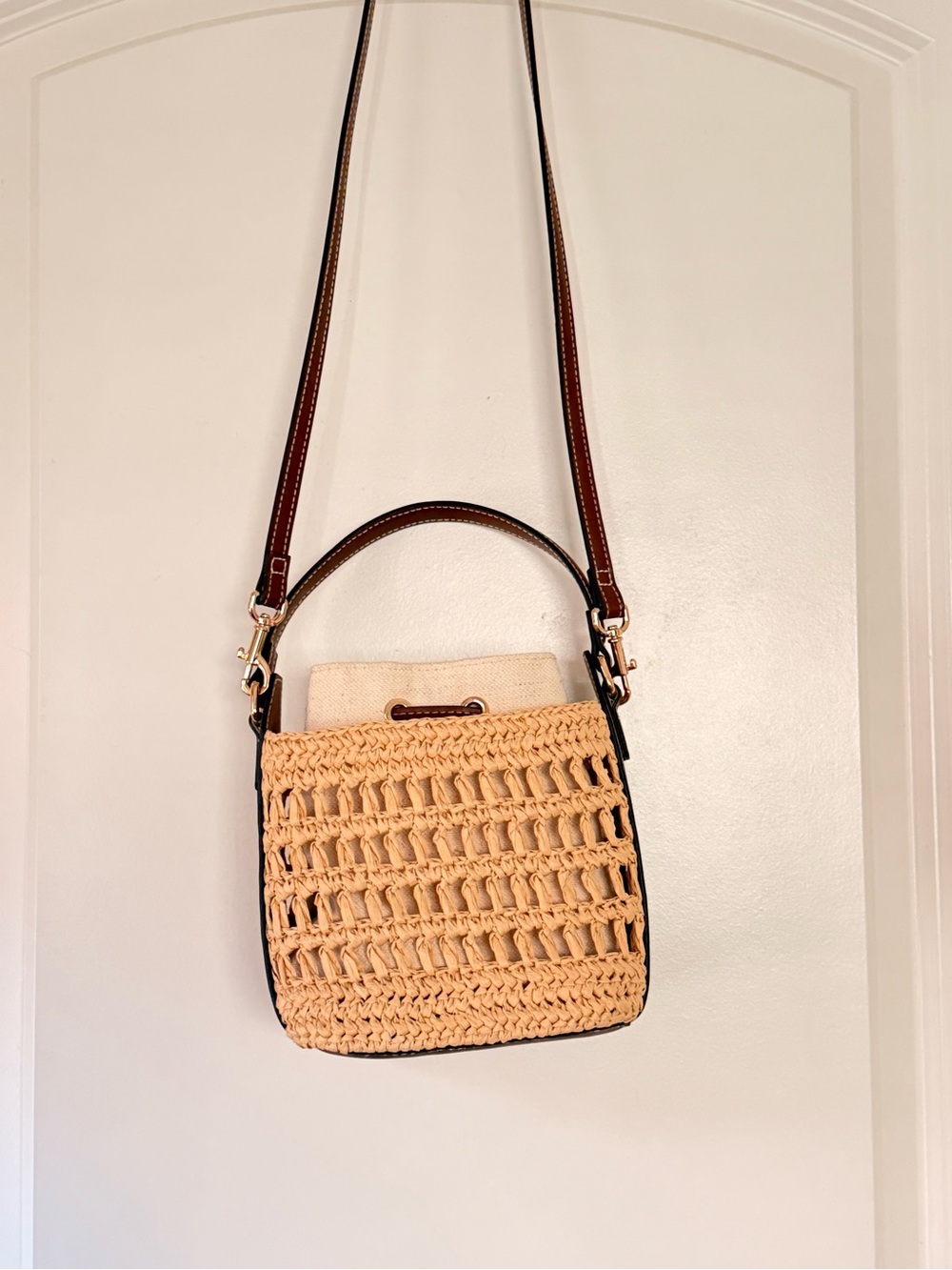 H&M Beige Straw Shoulder Bag with Brown Trim - Picture 2 of 3